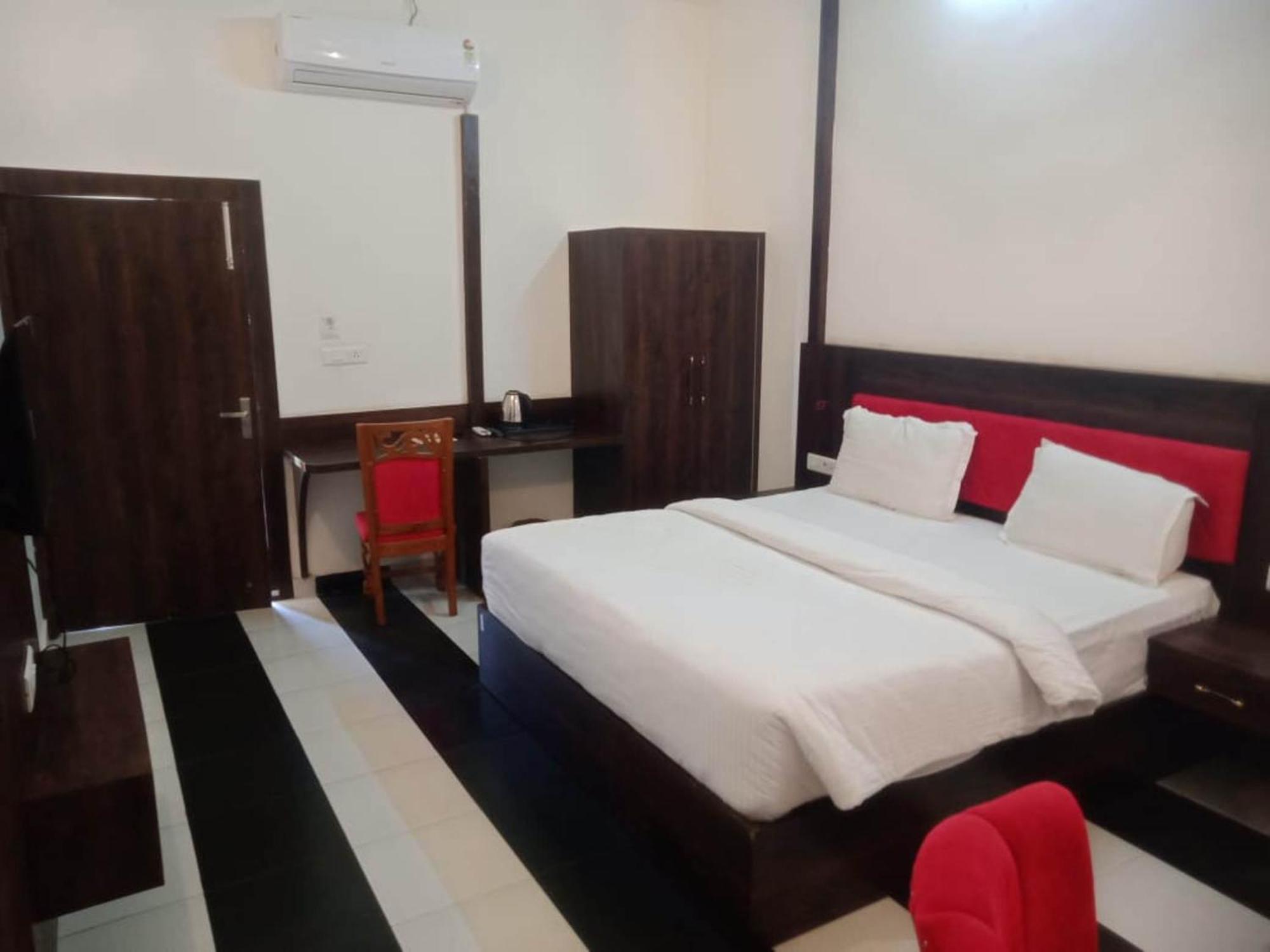 Dhanwa Resort, A Unit Of Satkar Hotel And Resorts Kota  Exteriör bild